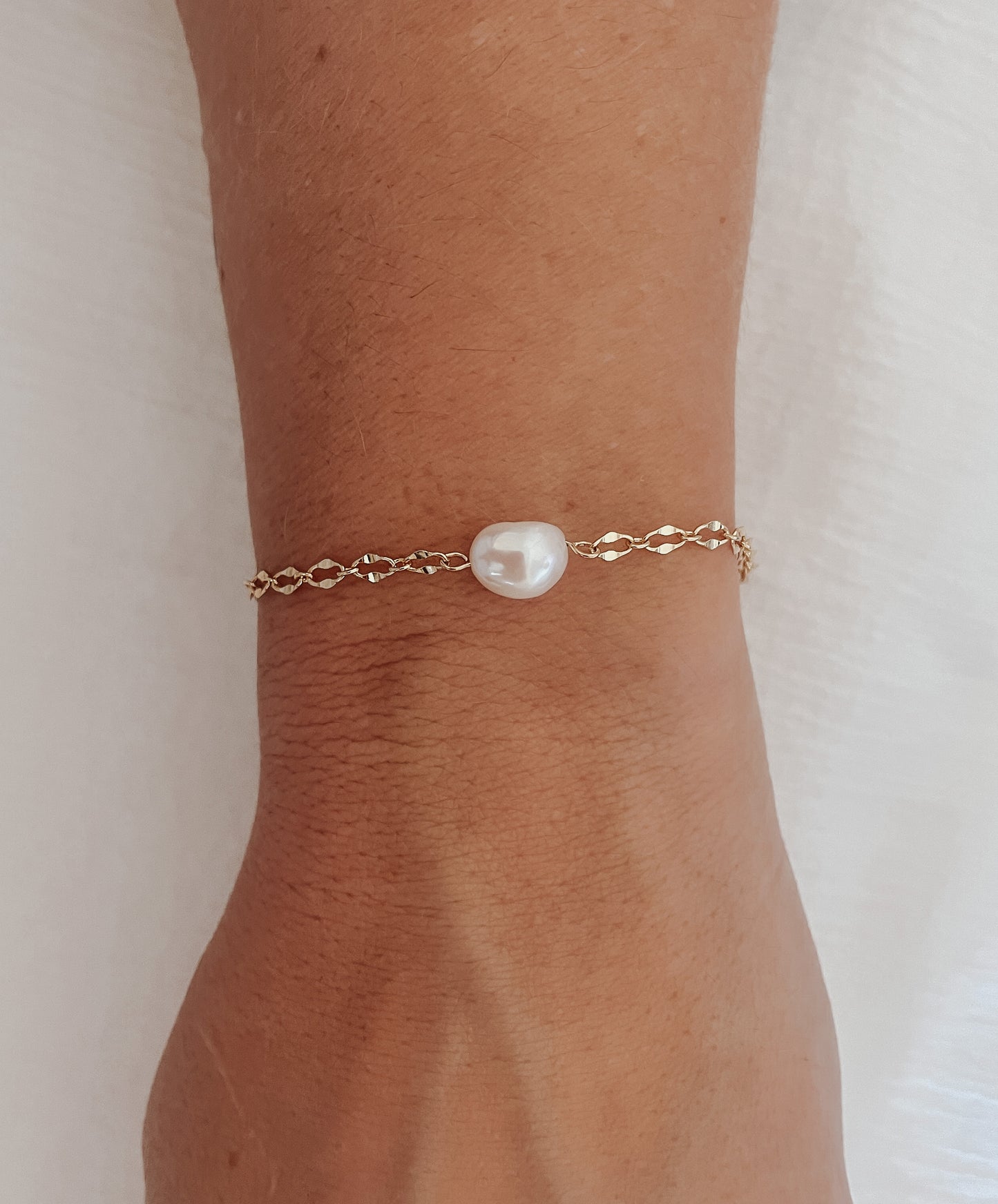 Ailani - Gold or Silver Plated Pearl Bracelet