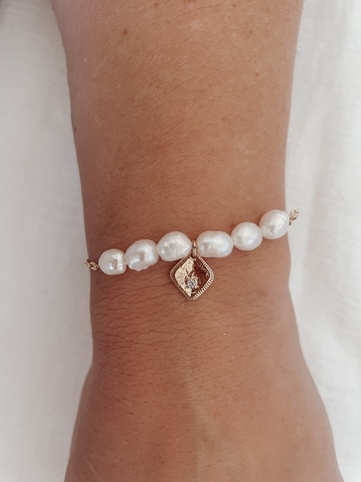 Moana - Gold or Silver Plated Pearl Bracelet