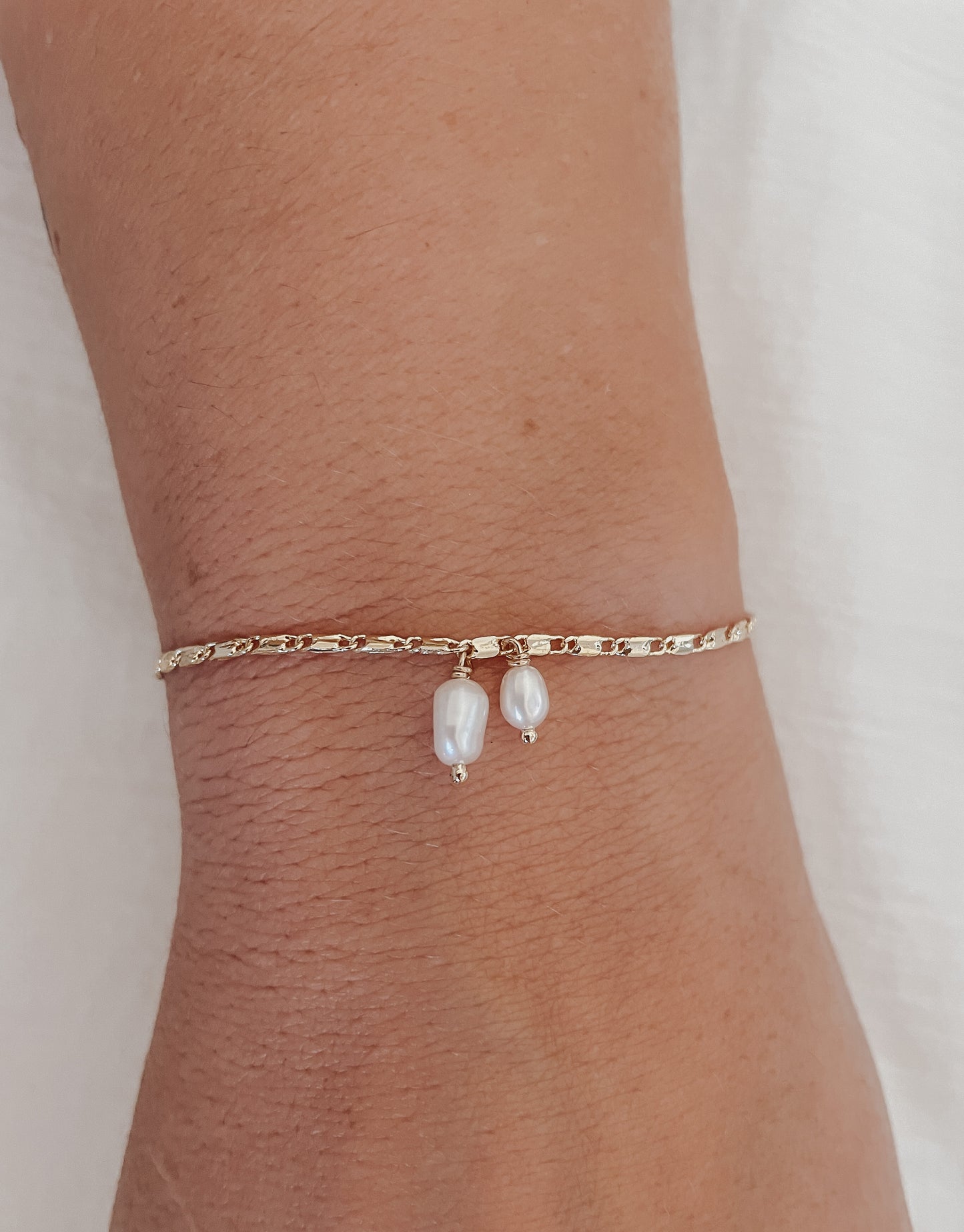 Rani - Gold or Silver Plated Pearl Bracelet