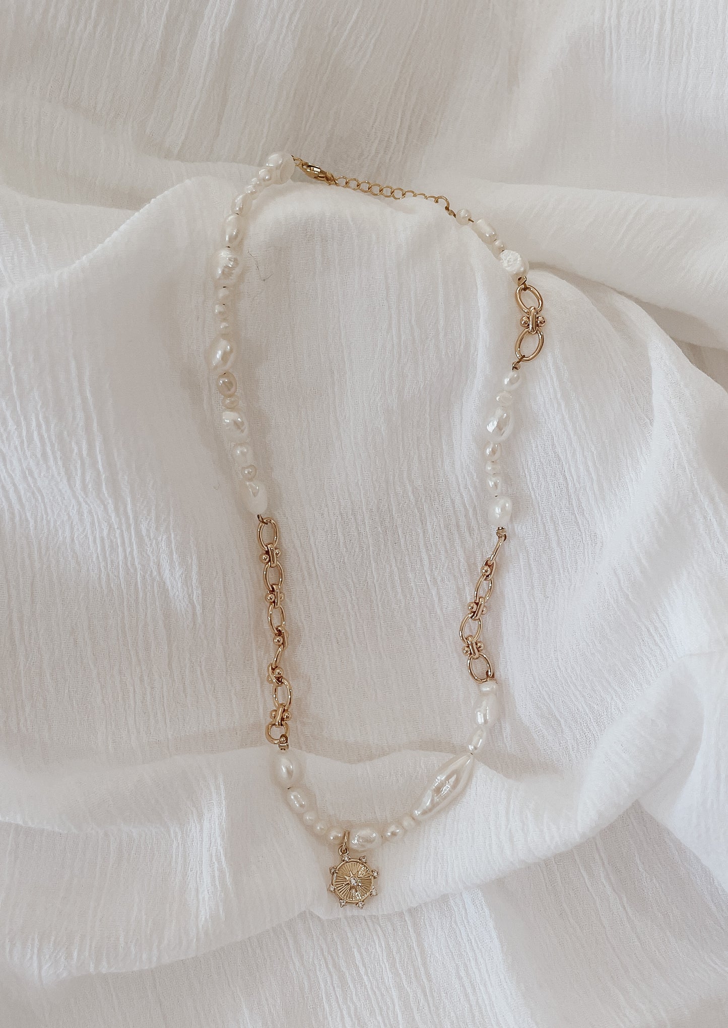 Kanani - Gold or Silver Plated Pearl Necklace