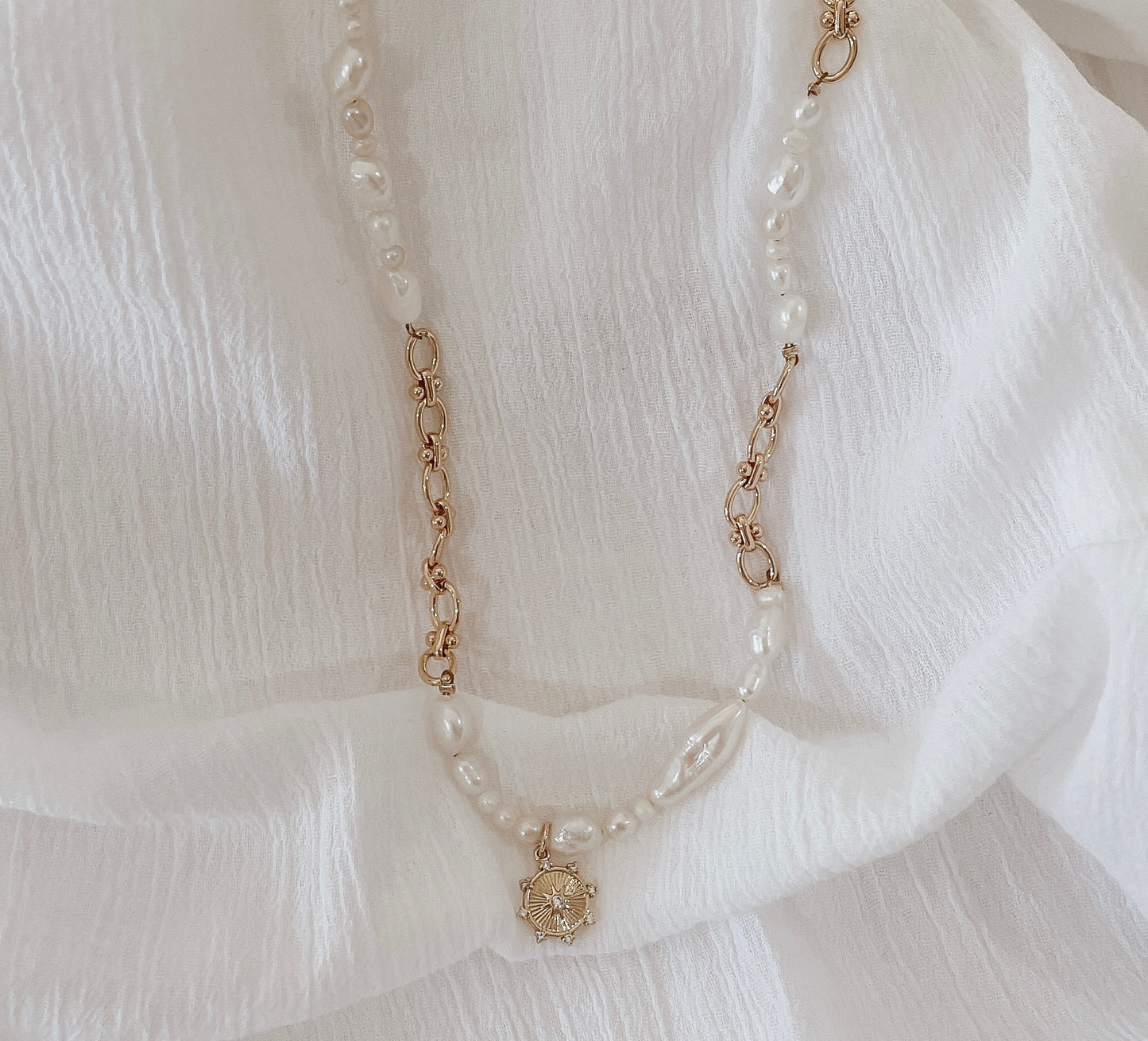 Kanani - Gold or Silver Plated Pearl Necklace