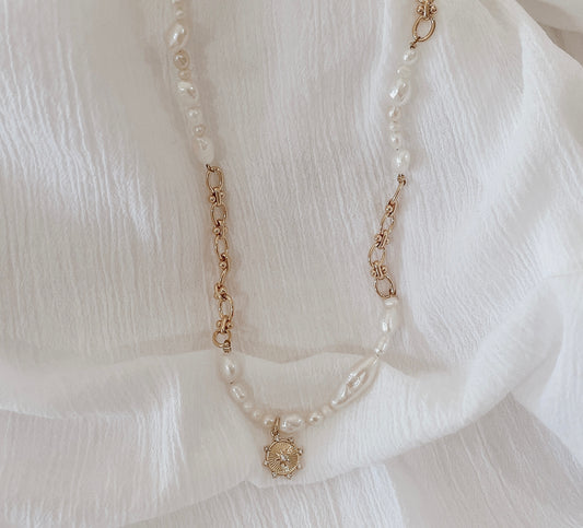 Kanani - Gold or Silver Plated Pearl Necklace